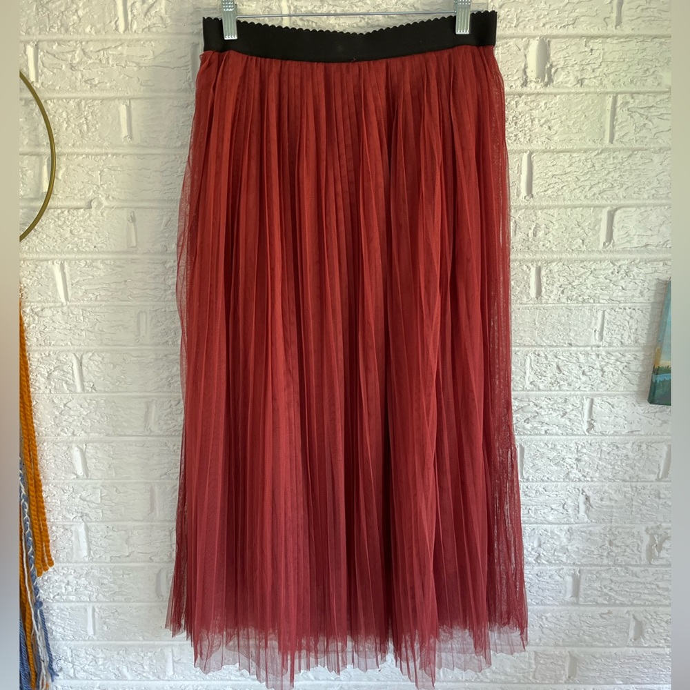 NWOT super cute rusty red/orange tulle skirt